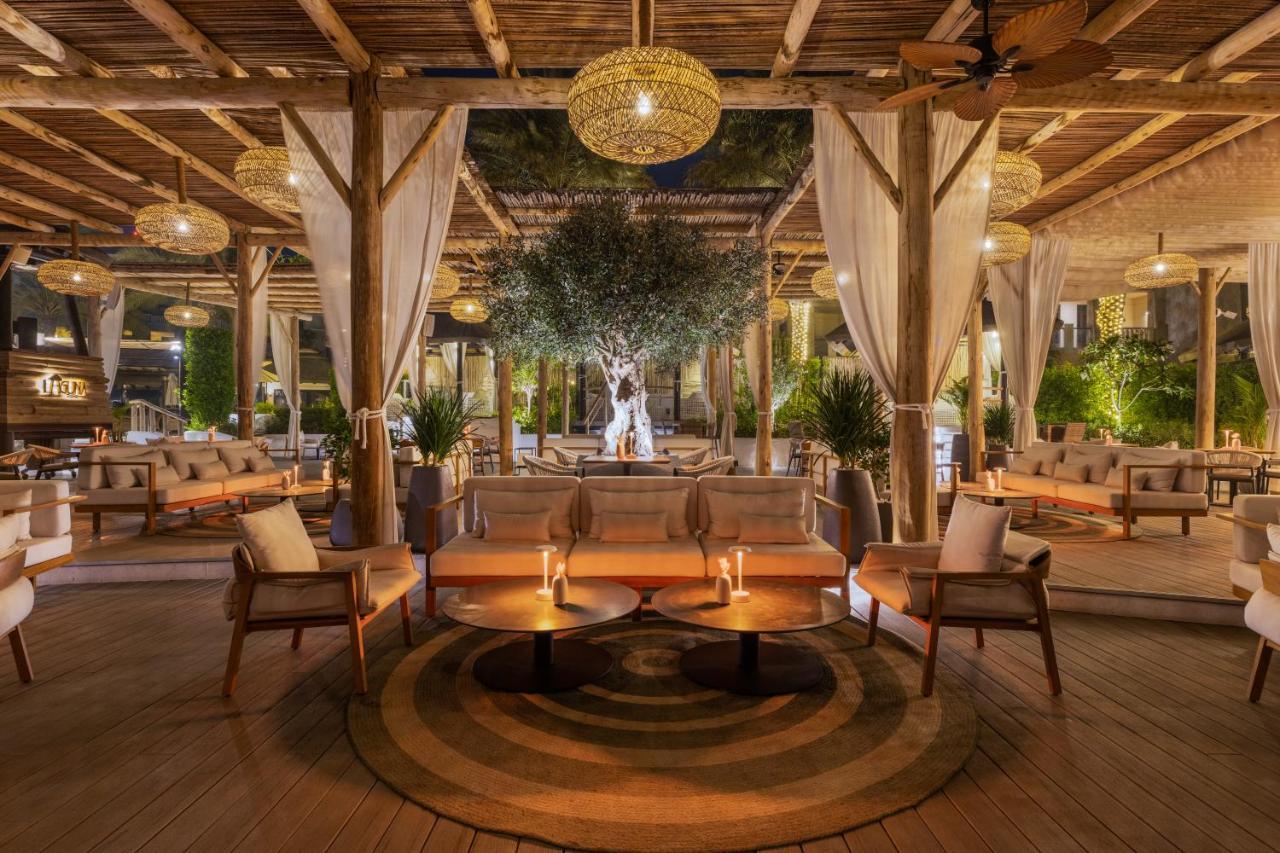 Sofitel Dubai Palm Apartments Exterior photo The interior of the restaurant