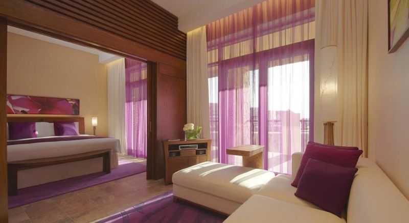 Sofitel Dubai Palm Apartments Exterior photo A bedroom at the hotel