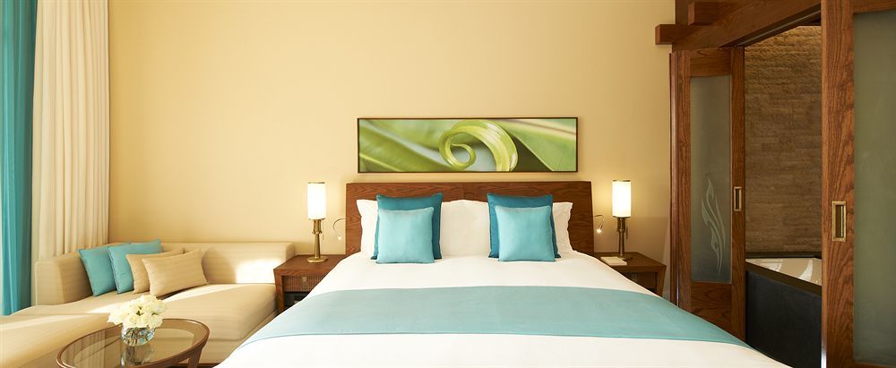 Sofitel Dubai Palm Apartments Exterior photo A bedroom at the hotel