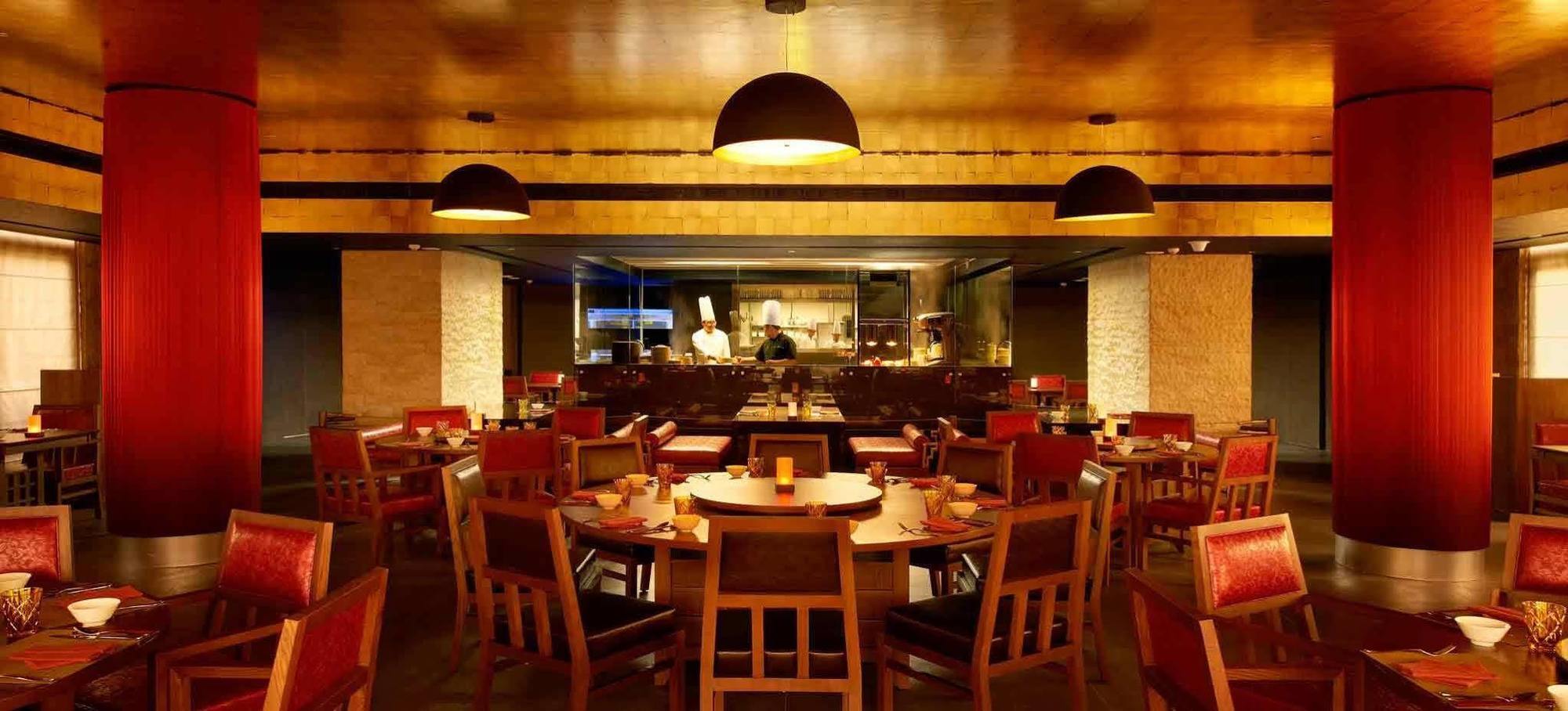 Sofitel Dubai Palm Apartments Exterior photo Interior of a restaurant in the hotel
