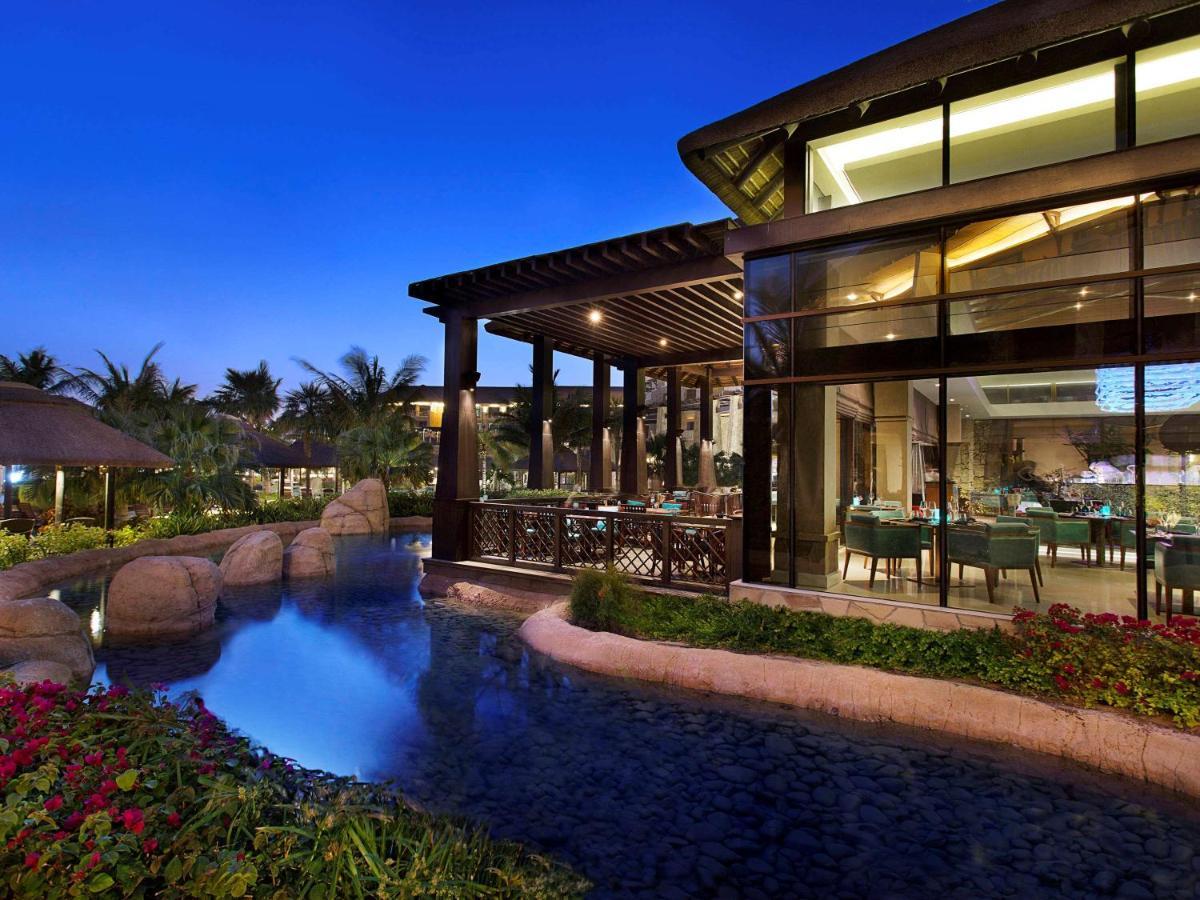 Sofitel Dubai Palm Apartments Exterior photo The resort's main restaurant